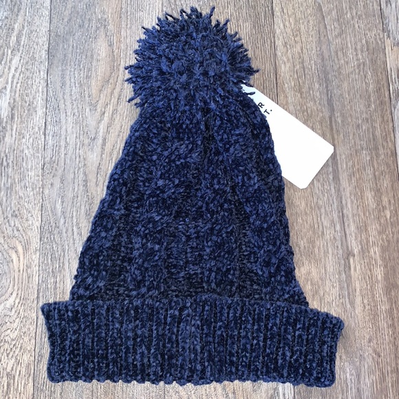 NY ‘47 Brand Women's Chenille Beanie Hat New York Yankees Pom Poof Ball NEW - Picture 4 of 11